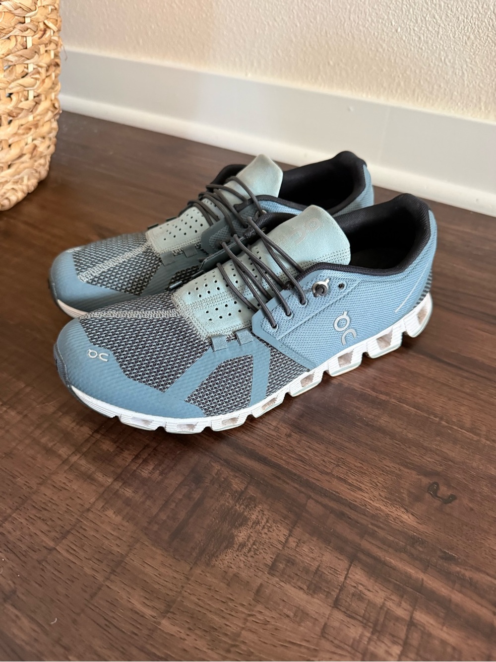 On Cloud 2.0 Women’s Running Shoes Size 9.5 Blue Gray
